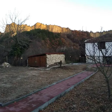 Велеви Къщи * Rozhen