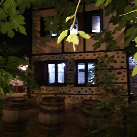 Велеви Къщи Holiday home *