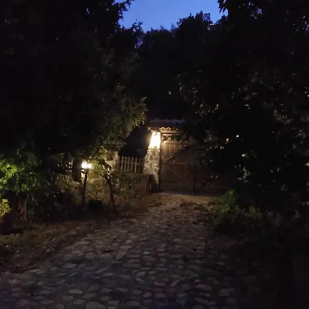 Holiday home Велеви Къщи Rozhen