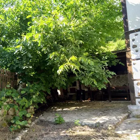 Велеви Къщи Holiday home Rozhen